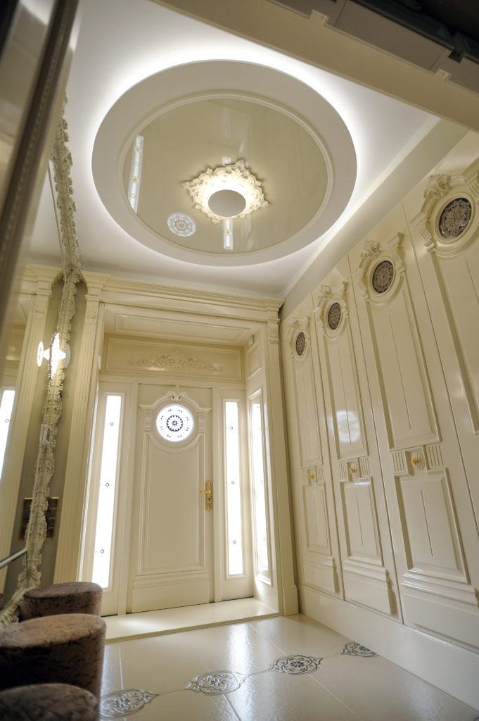 CRYSTAL WAVE INTERIOR