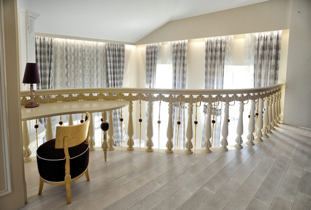 CRYSTAL WAVE INTERIOR