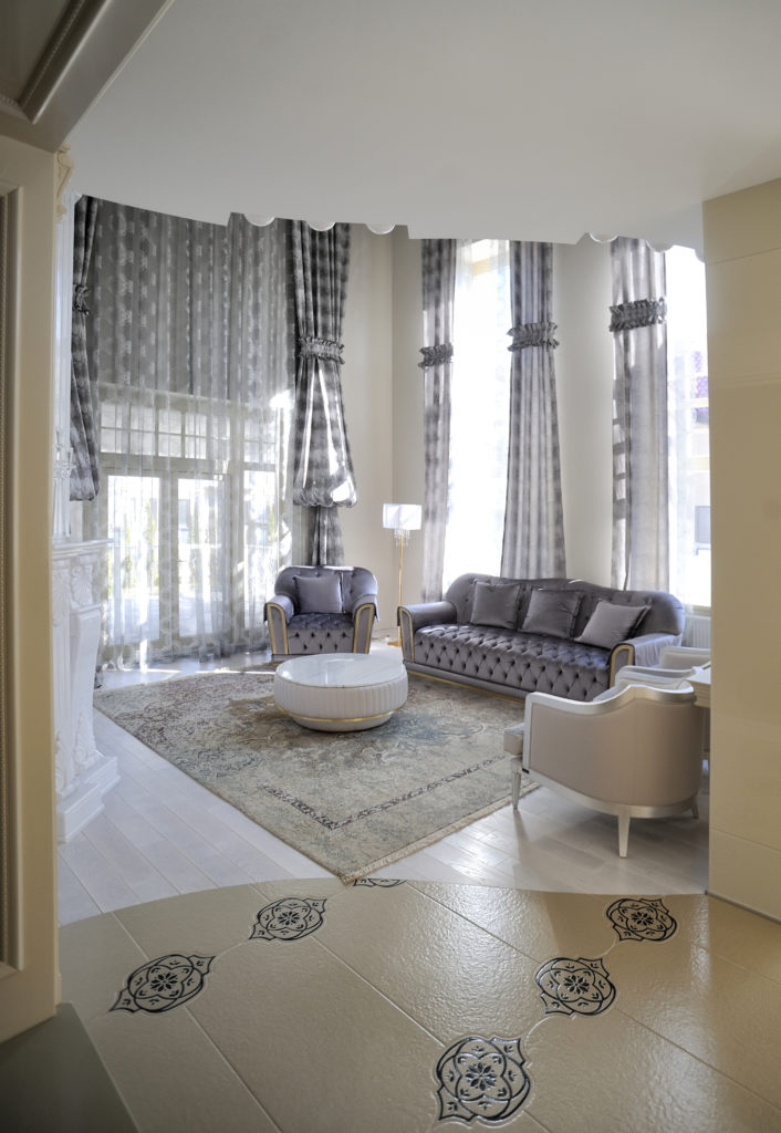 CRYSTAL WAVE INTERIOR
